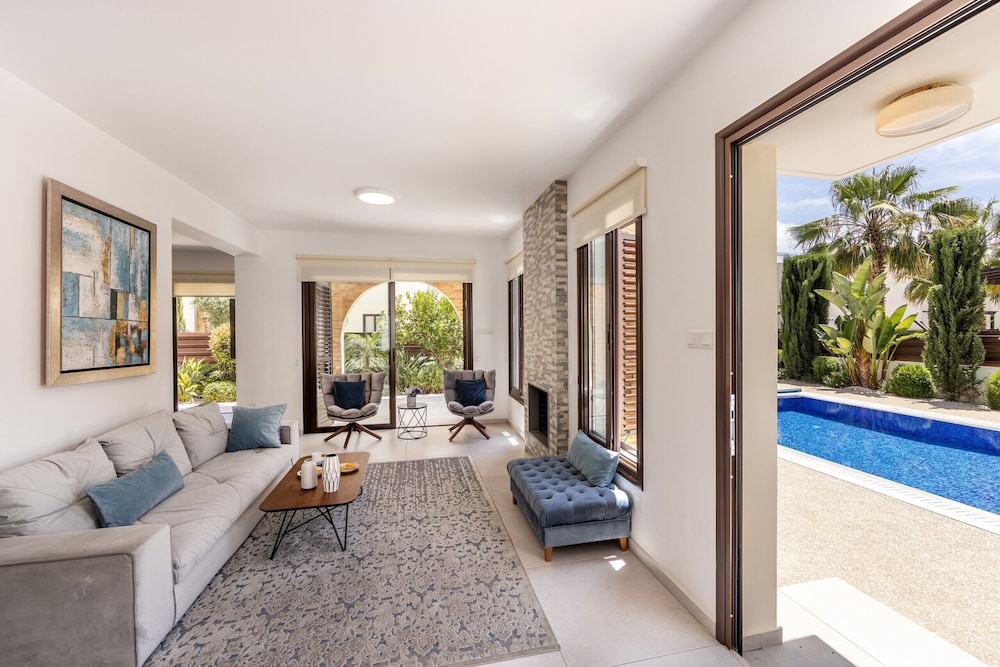 Ayia Napa Luxury Seaside Villa Ionion H15
