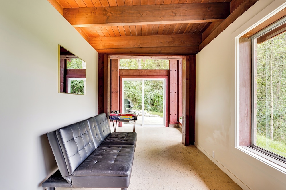 Fire Pits & Grill: Lakefront Jackson Home