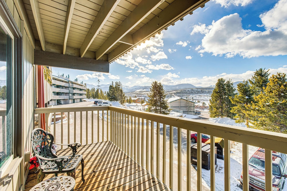 5 Mi to Winter Park Resort: Unit w/ Pool & Hot Tub