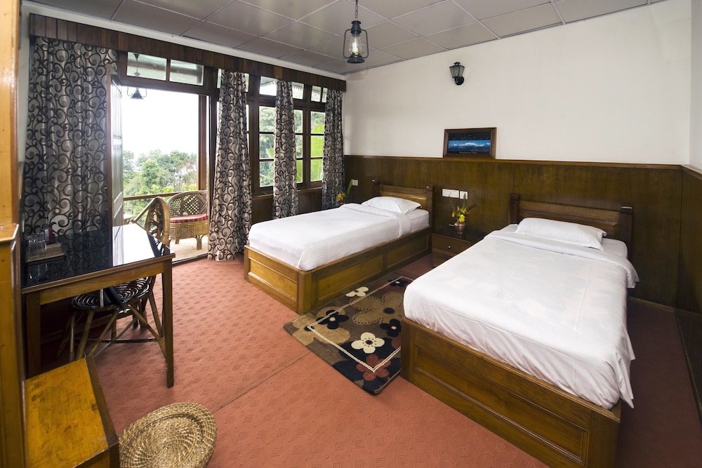 Hotel Teen Taley