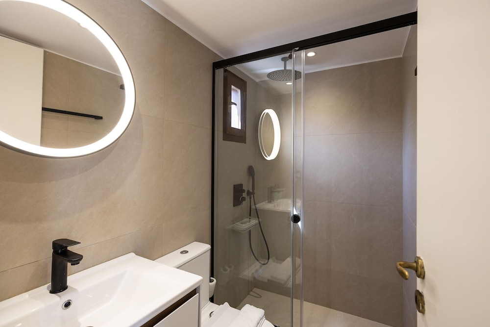 Maratho Villa - With Private Pool