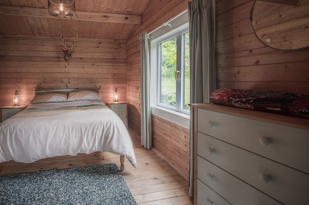 The Lodge At Sheepswalk Farm - Stepaside view 3
