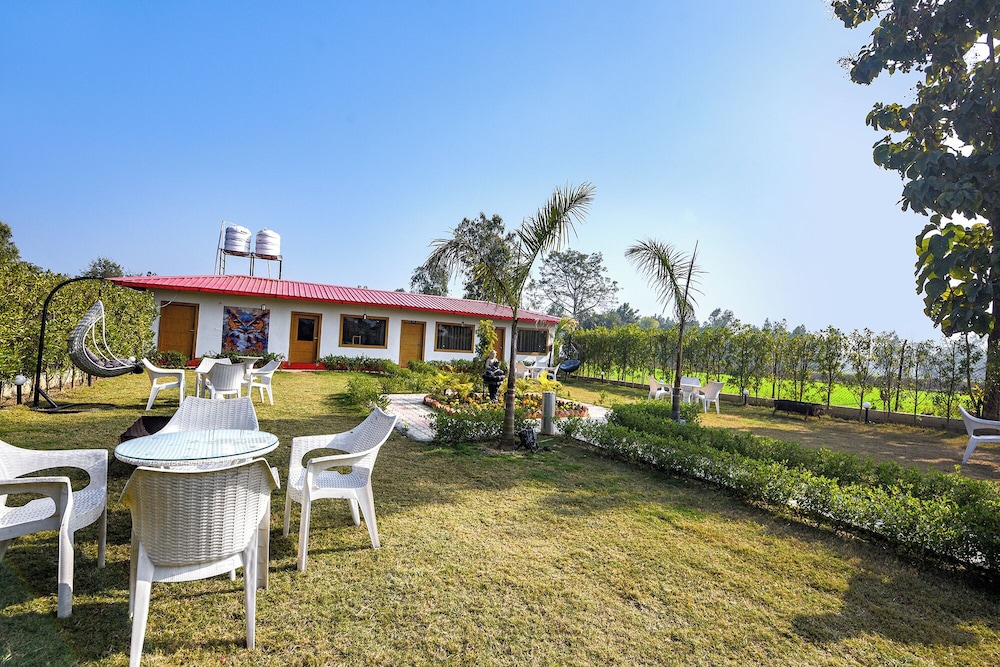 Fabhotel Wild Hibiscus Resort