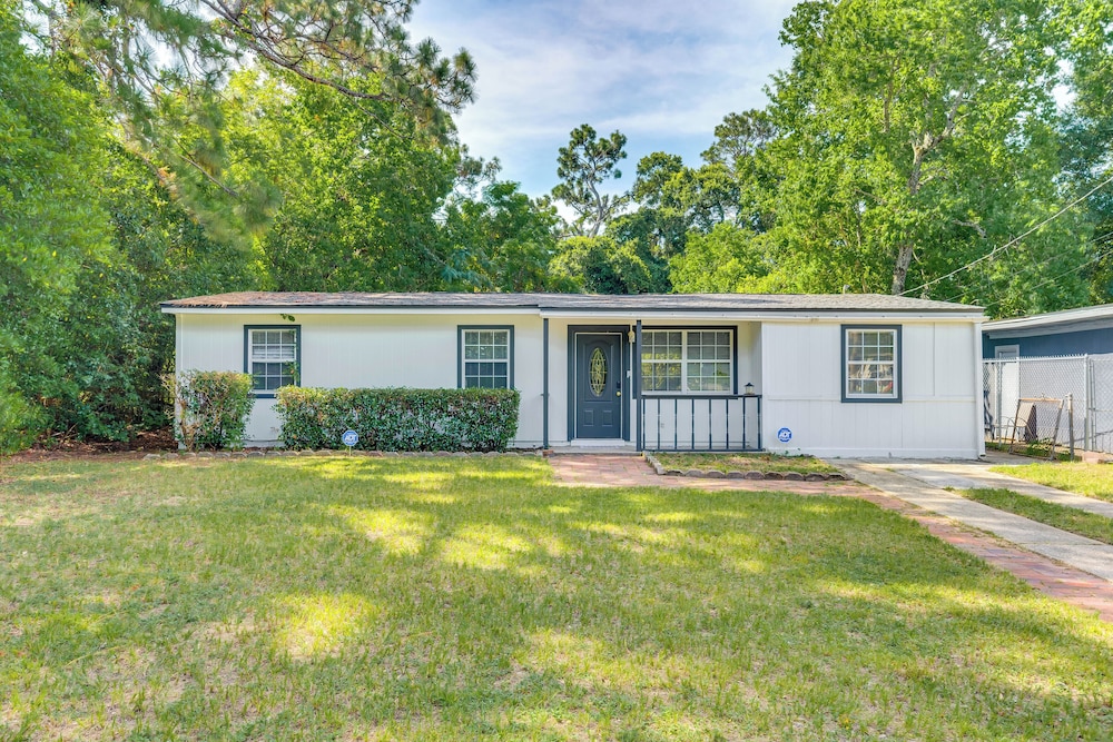 Game, Swim & Explore: Family Home in Pensacola