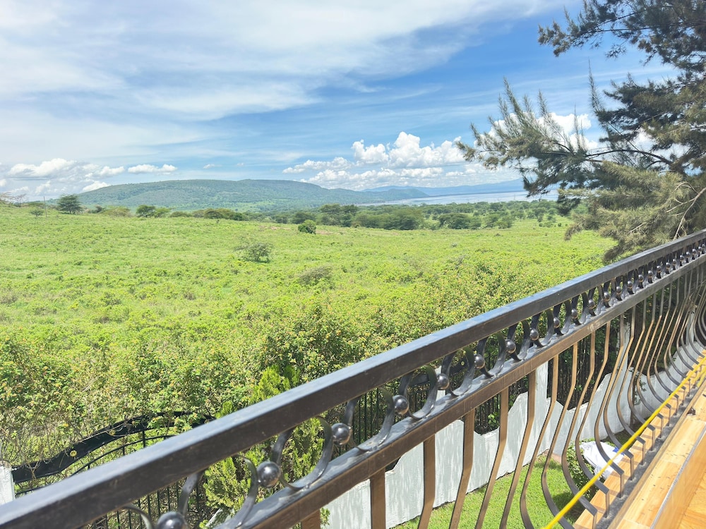 Lux Suites Lakeview Mansion Nakuru