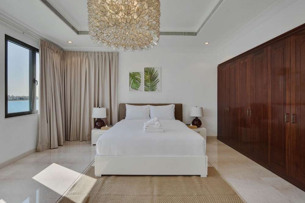 5 Villa w Private Pool Beach on Palm Jumeirah