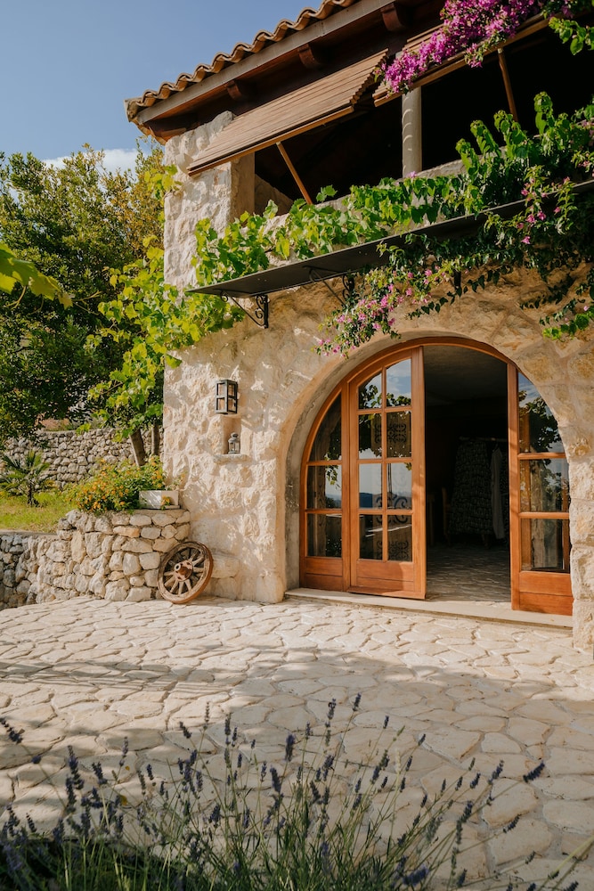 Hotel NINON - Design B&B - Adults Only - Image 1