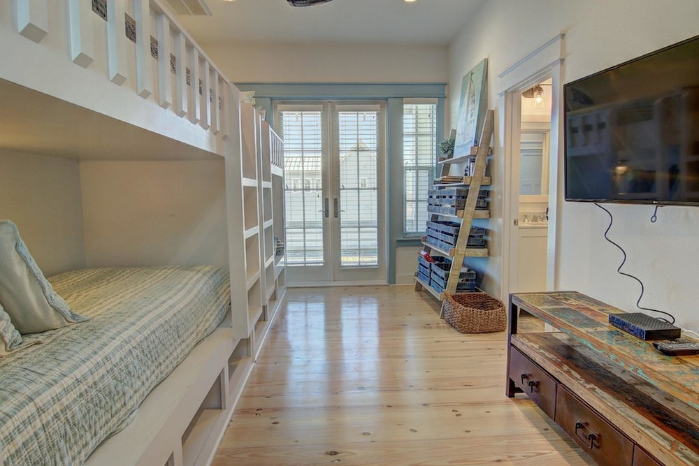 Cinnamon Shore- Sea Change 115 FI view 3