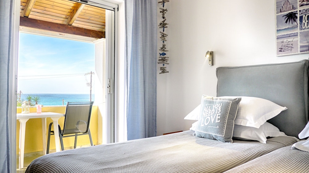 Vistonia Studio 5 Directly on the Beach With sea View view 2