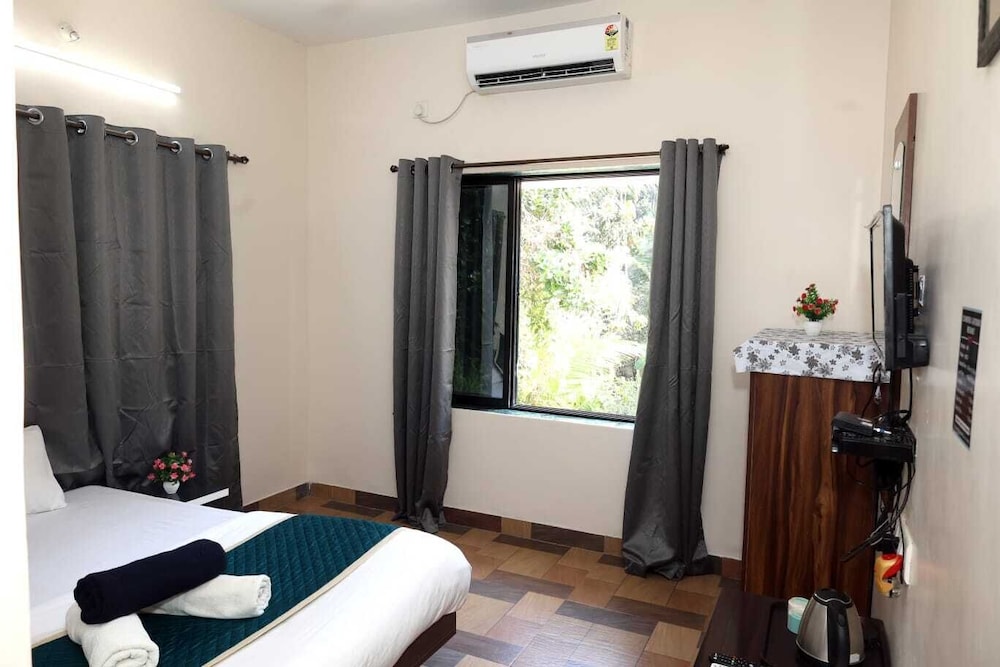 Coastal Gateway Resort, 3 min walk to Nagaon Beach