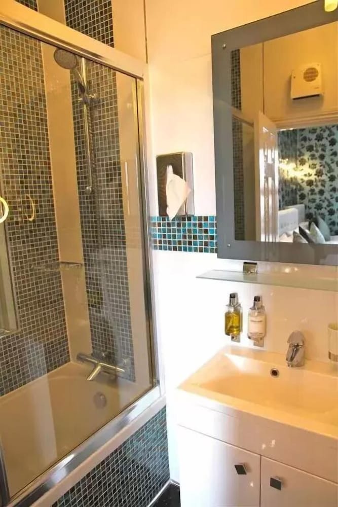 Crompton Guest House, photo 16