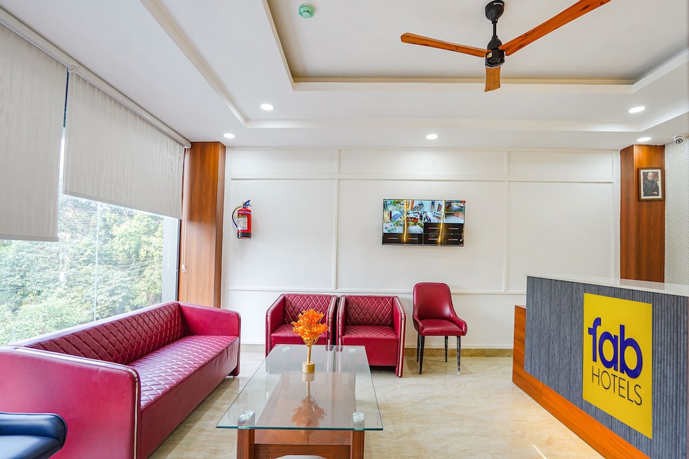 Fabhotel Amayra Inn