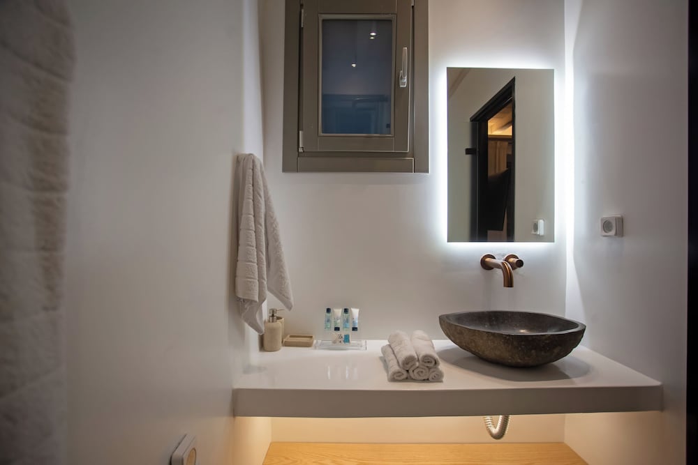 Mykonian Luxury Villa Filyra with Pool