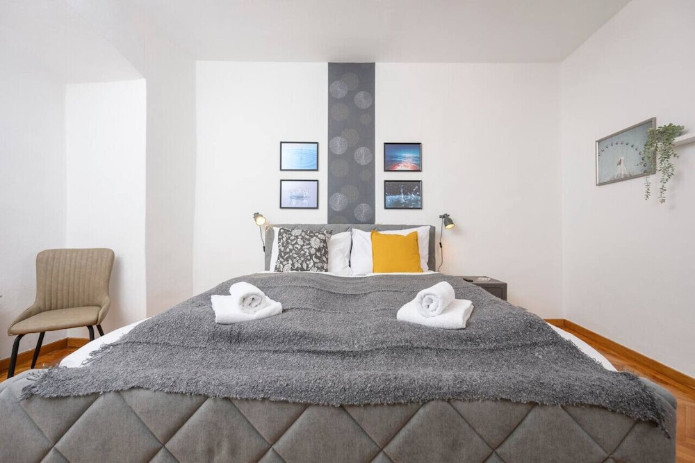 Spacious 2BR Stay for 6 Heart of Mödling