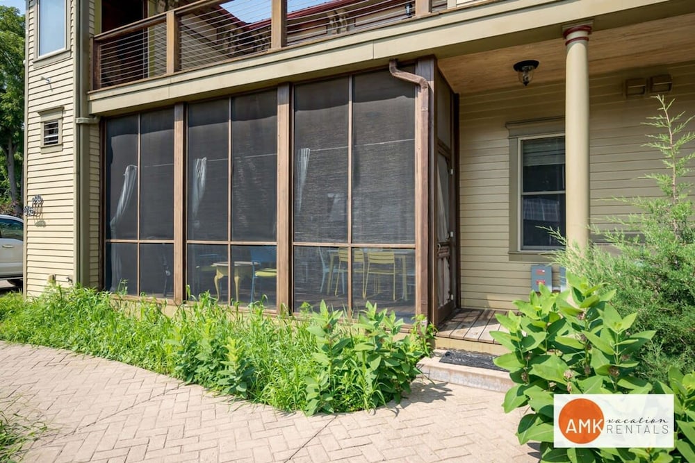 Lake Life Getaway - Condo Near Downtown