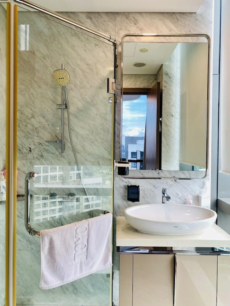 Serenity Serviced Apartments-Landmark 81