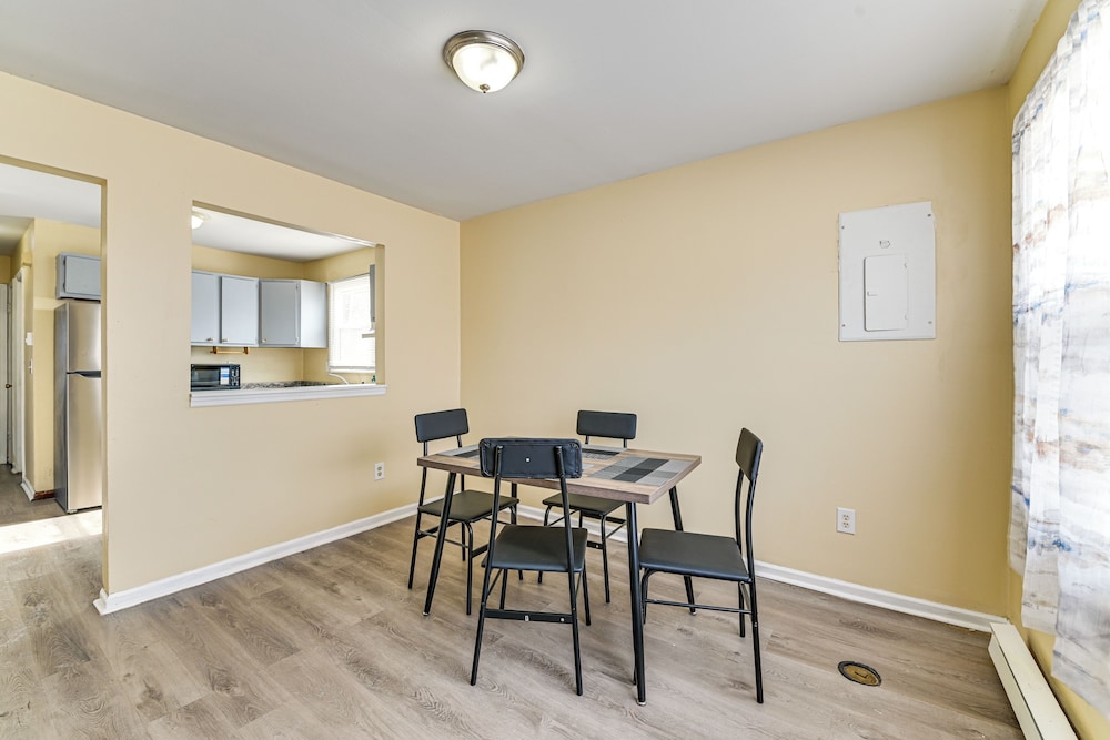 Near Hospitals: Home w/ Yard in Albany!