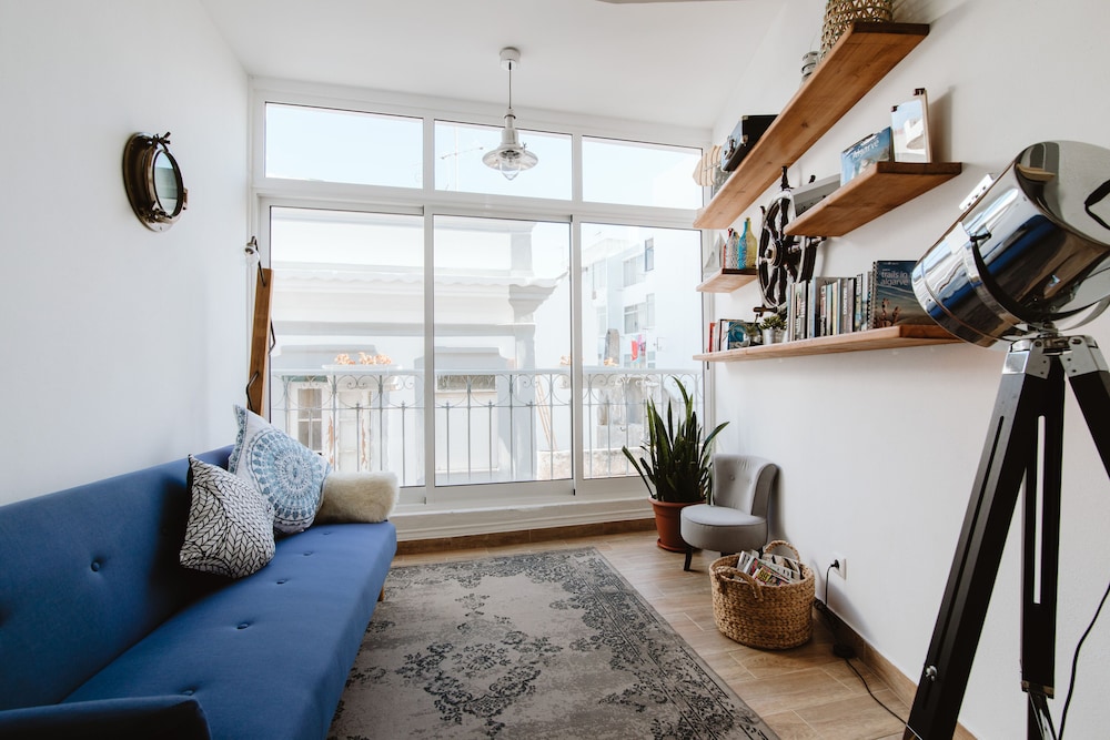 Hotel Guest Mar - Image 1