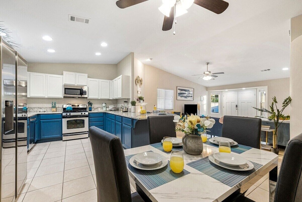 Desert Fun 4BR Retreat with Pool
