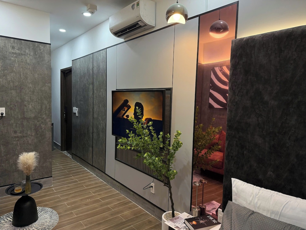 Unite StayCation Nhieu Tu