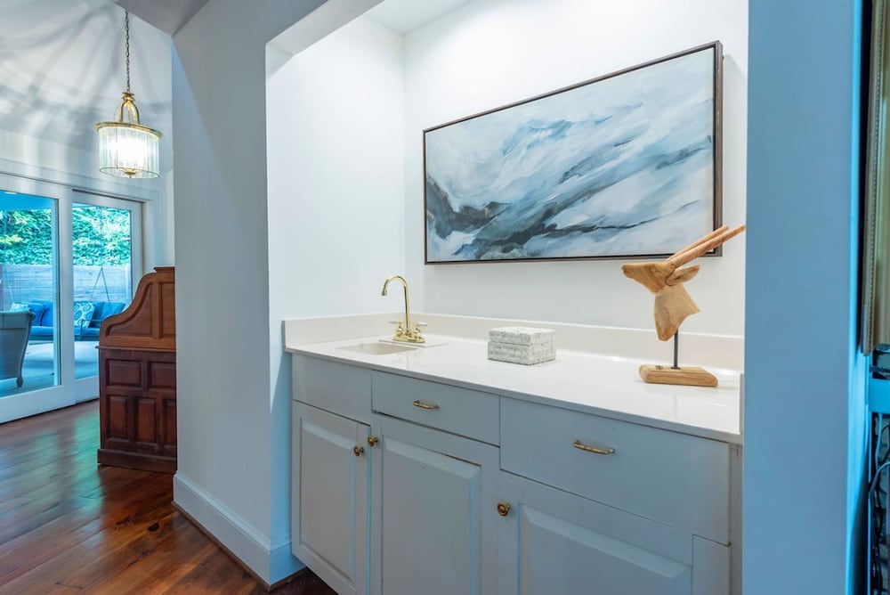 Riverfront Sanctuary Your Mountain Getaway