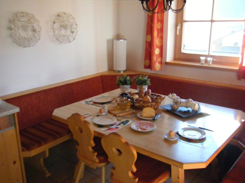 Quiet Chalet With Sauna in Konigsleiten