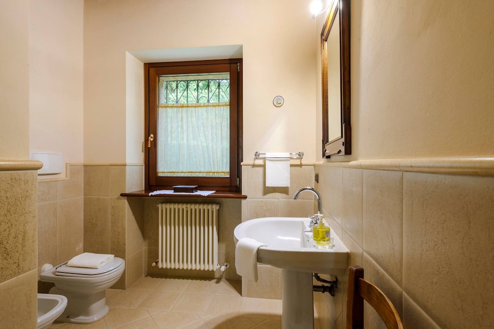 Villa Emilianna 12 2 by Marche Holiday Villas