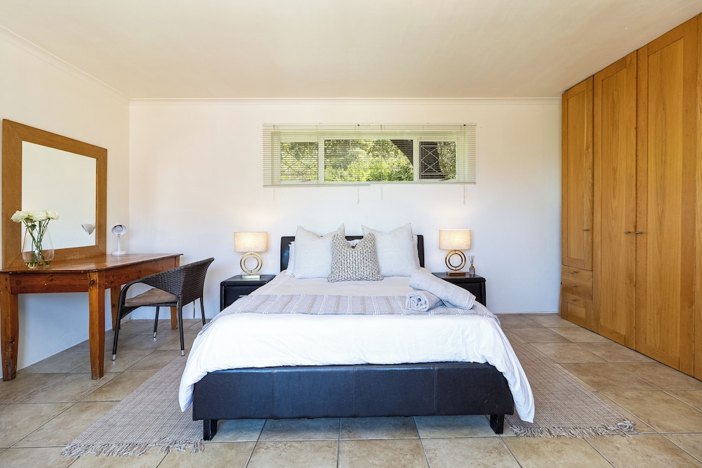 Room in Guest Room - Garden Cottage, Houtbay, Cape Town, South Africa