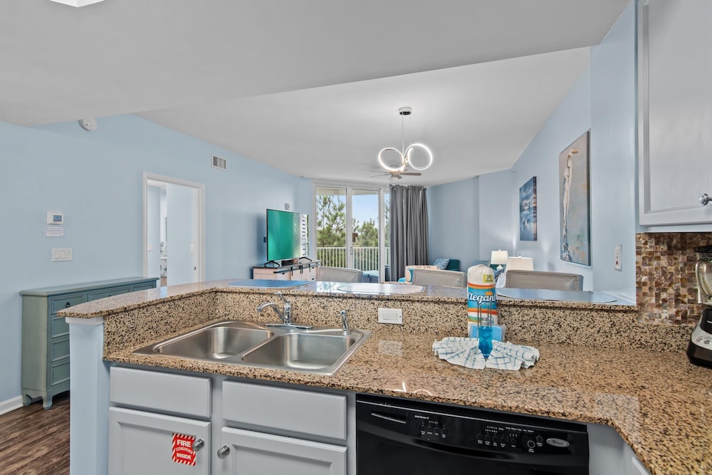 Palms Resort #2406 Jr. 2BR