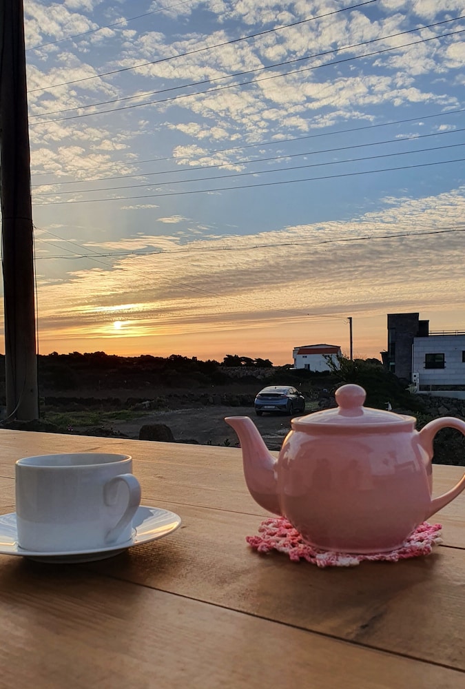 Jeju Cloudy Field House