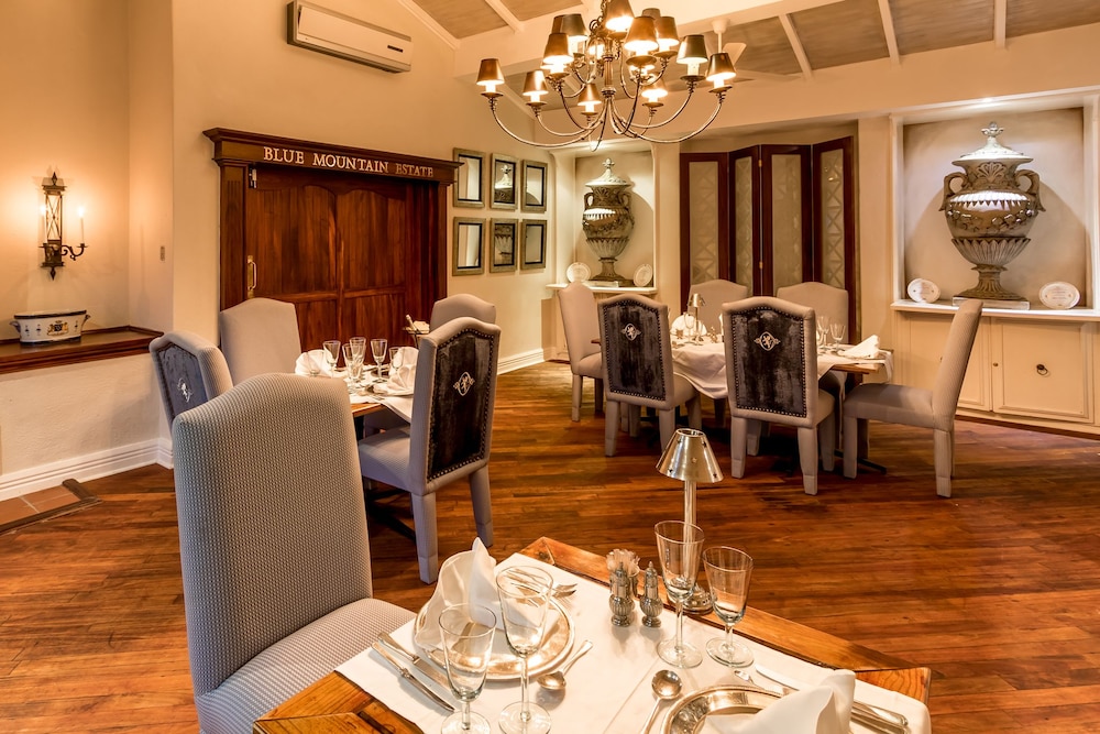 Blue Mountain Luxury Lodge