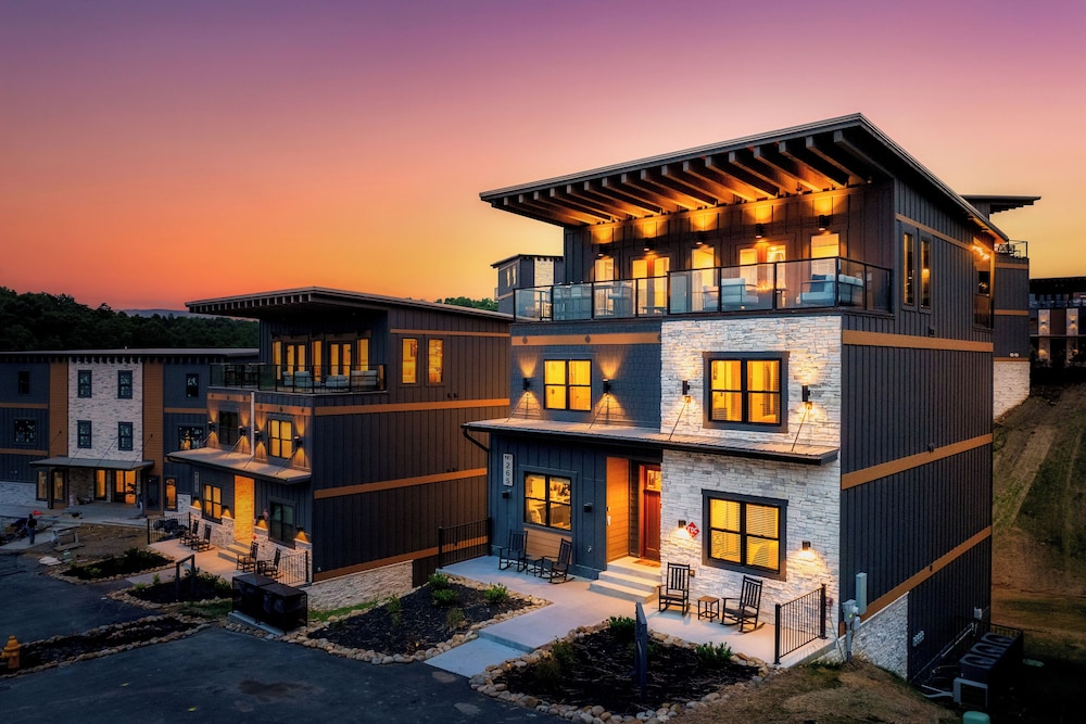 Star Gazer Luxury Rooftop Cabin