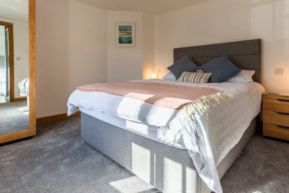 Number 1 Bossiney House