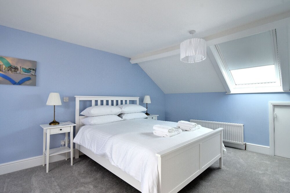 7 Seafield Road