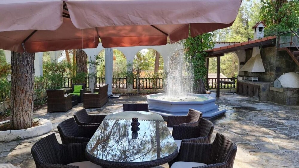 Charming Villa in Moniatis, Cyprus - Private Pool & Garden