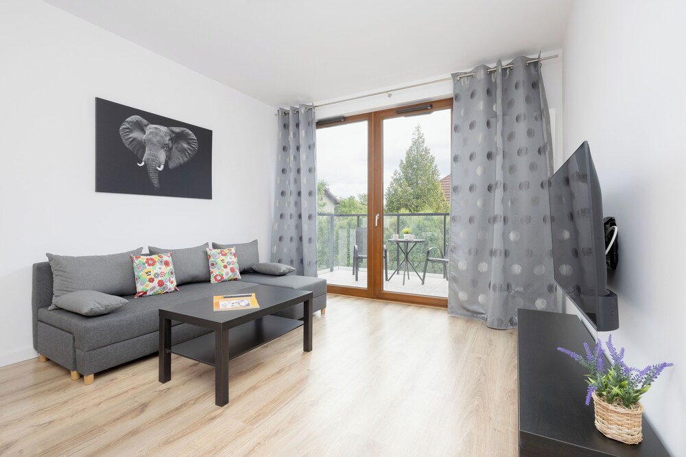 Workspace With Parking by Renters view 4