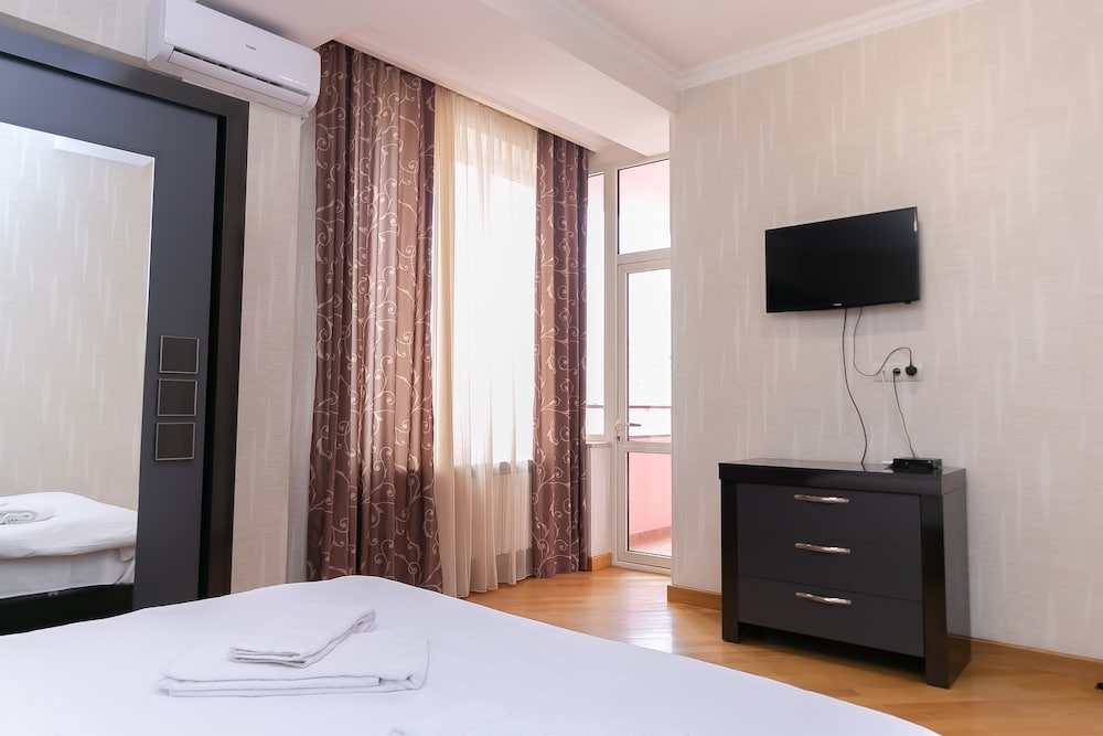 Stay Inn on Buzand 13