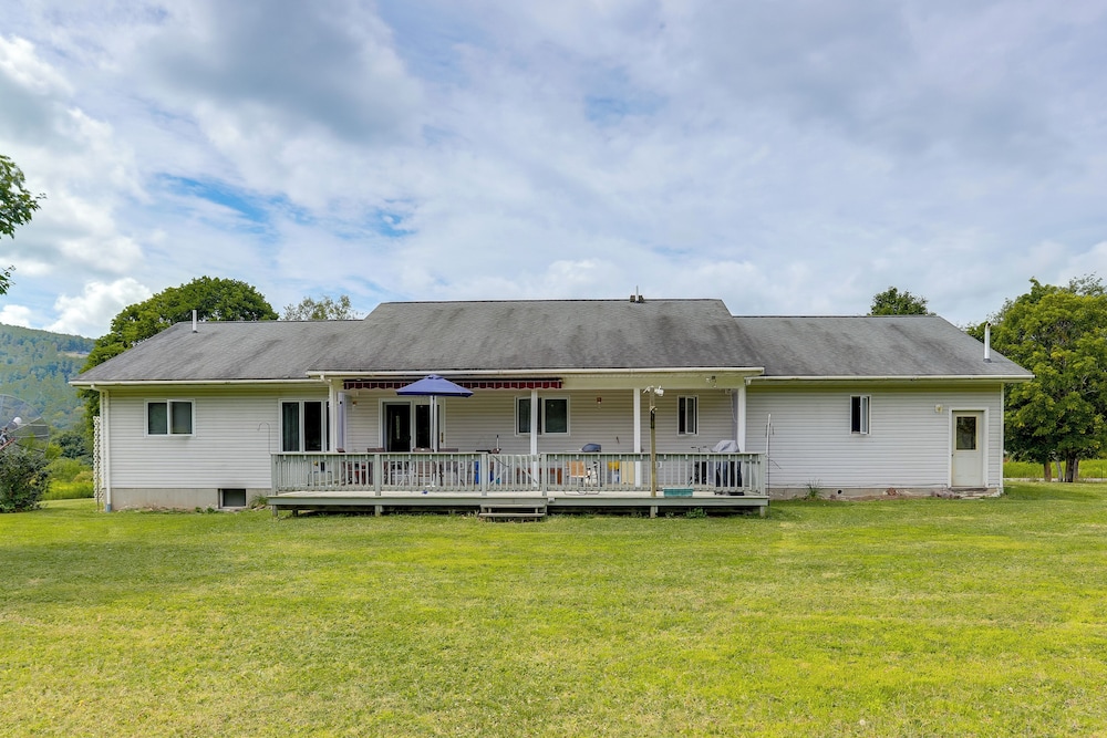 Home w/ Large Yard: 8 Mi to Holiday Valley Resort