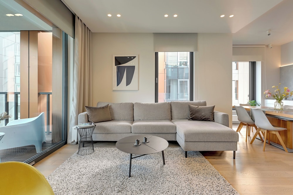 Brabank Riverside & Parking by Downtown Apartments