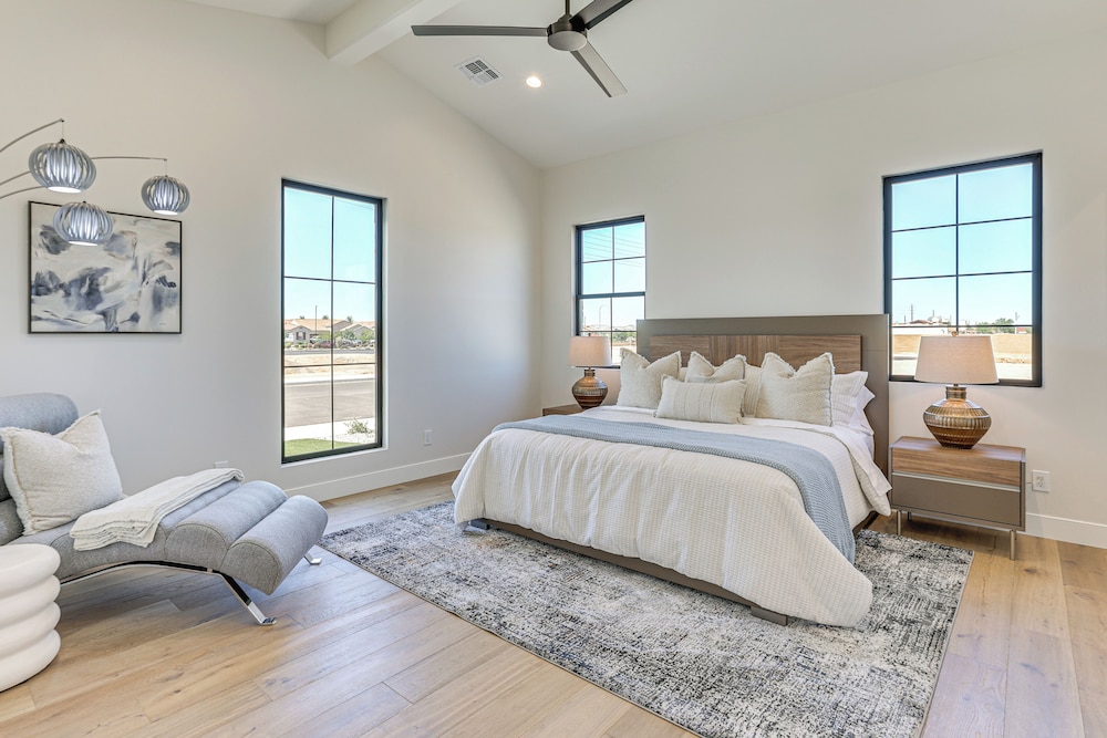 Near Golf - Gem w/ Funished Patio in Chandler!