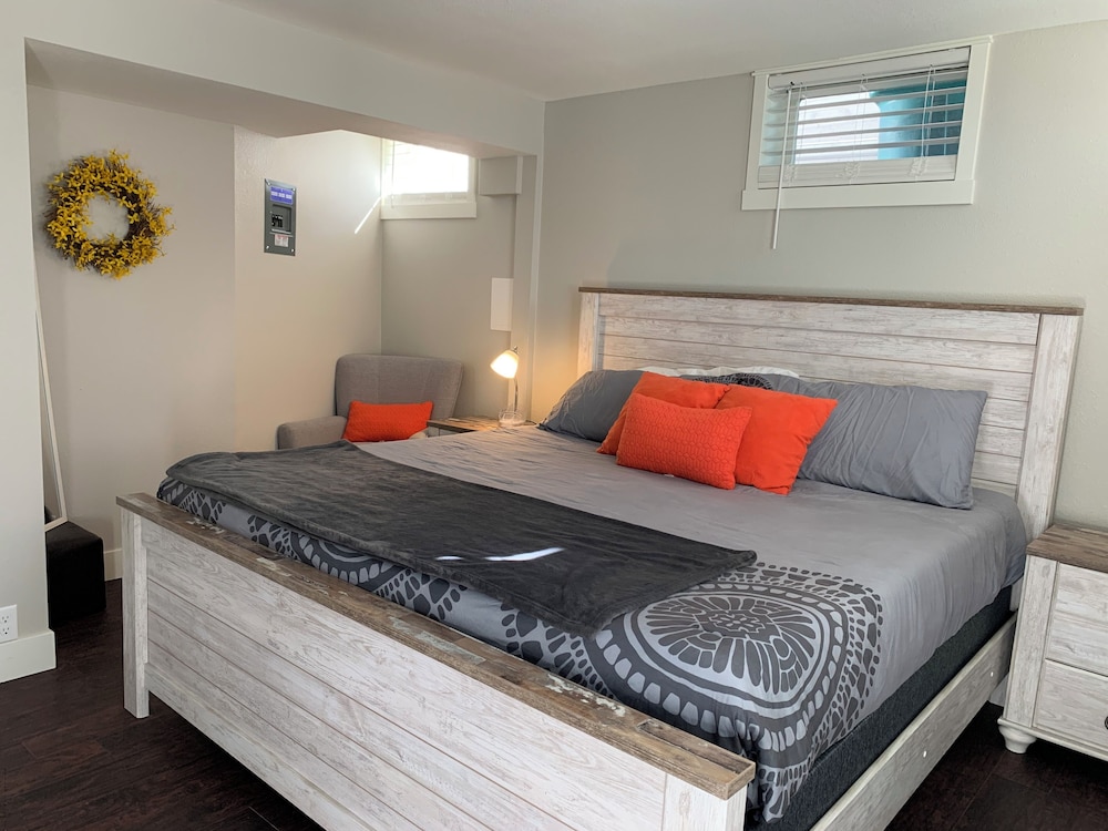 The Rams' Den King Beds, Fire Pit, Spacious Yard