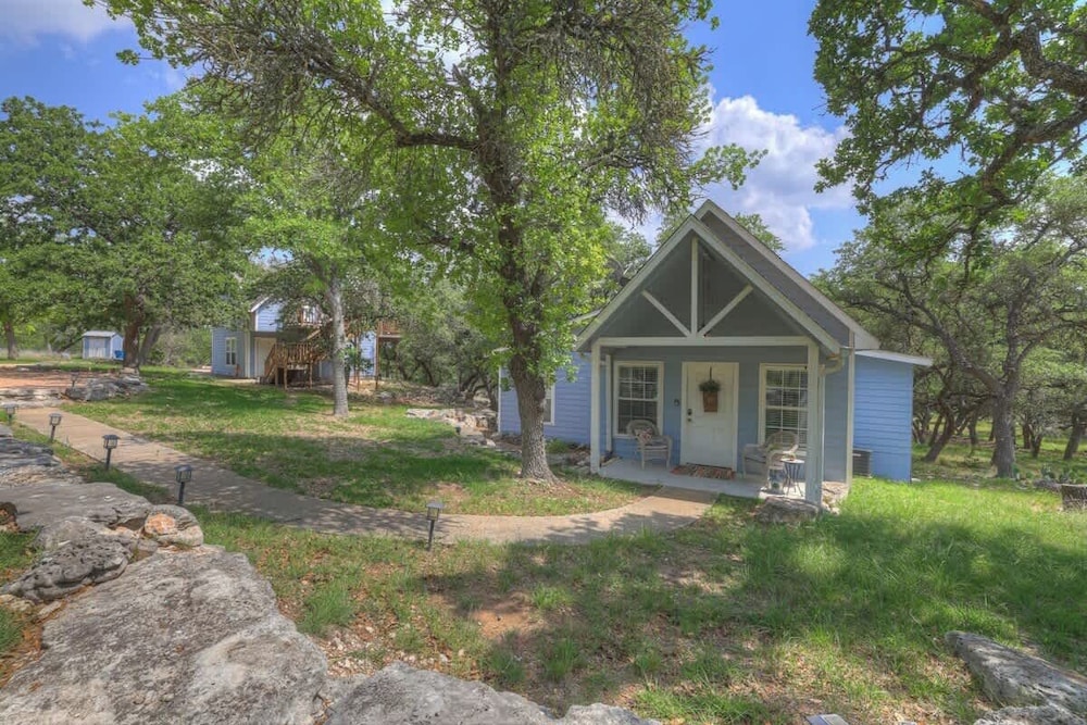 Cactus Flower Peaceful Hill Country Escape!