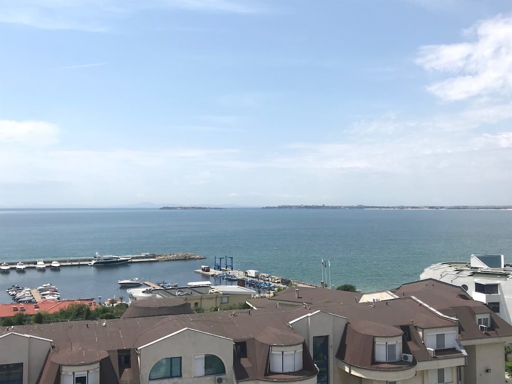 Lazur 5 Apartments