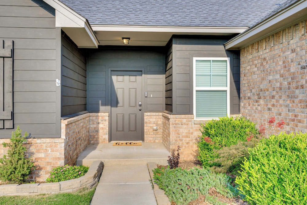 Golf, Swim, Relax: Oklahoma Ranchland Retreat