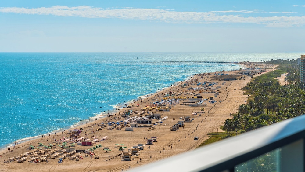 Luxury Vacation Rentals in South Beach by LRMB