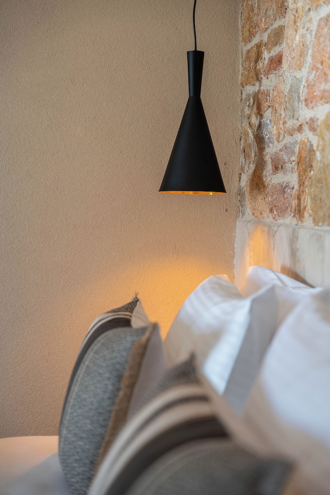 Illusion Suites photo 2