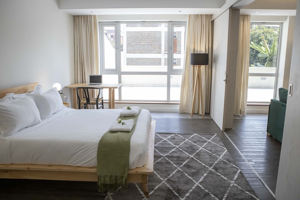 Capital Emerald Line 1 bed  by YourHost view 4