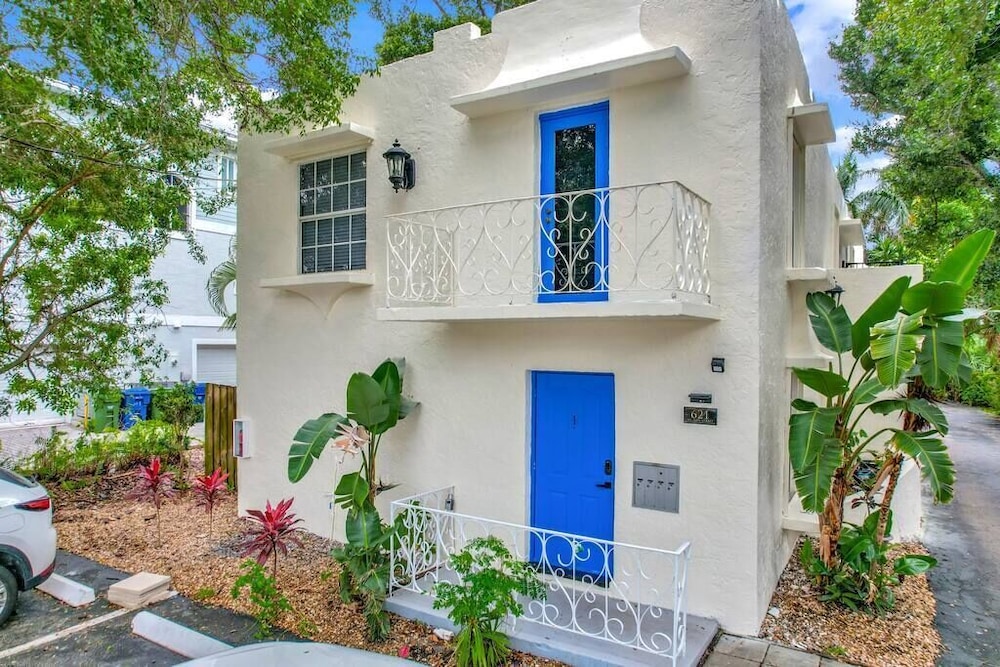 Escape to This Gorgeous new Wilton Manors Villa view 3