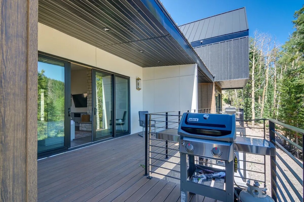 Beaver Vacations - Alpine  Mountain Escape - Property Image 2