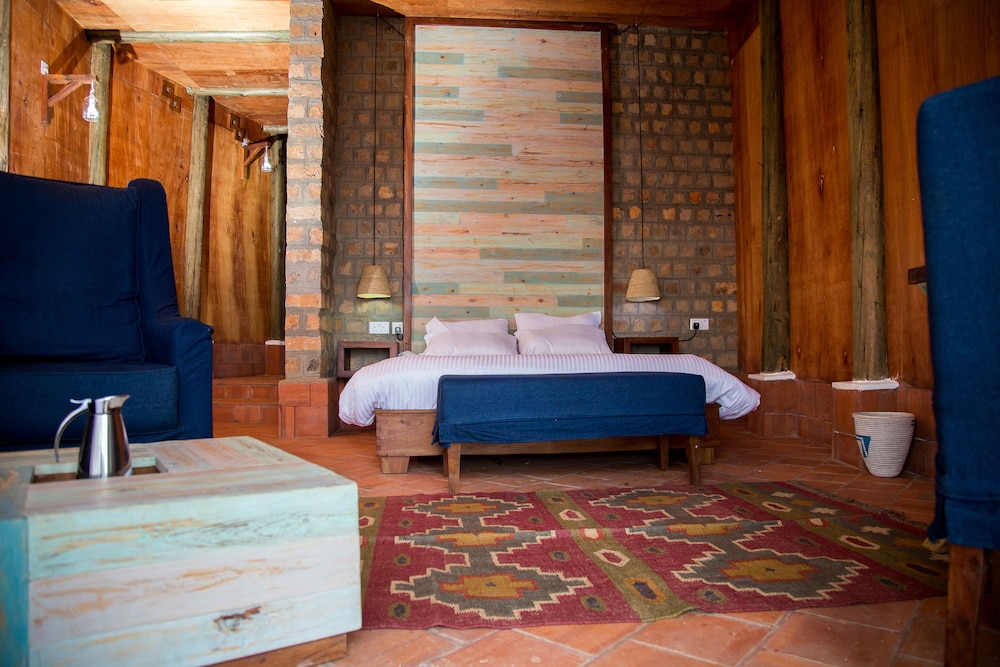 Buvi Lodge